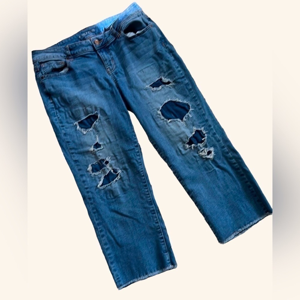 Maurices Distressed Cropped Blue Jeans